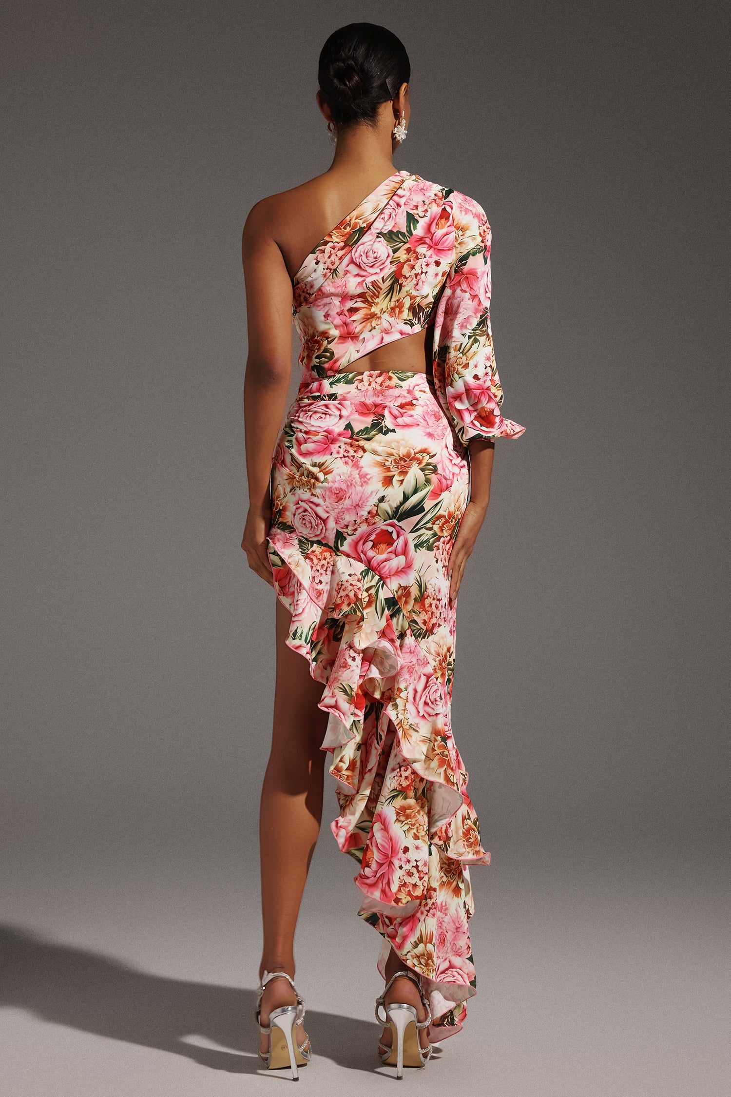 Emmeline Maxikleid mit One-Shoulder-Träger und Aussparungen