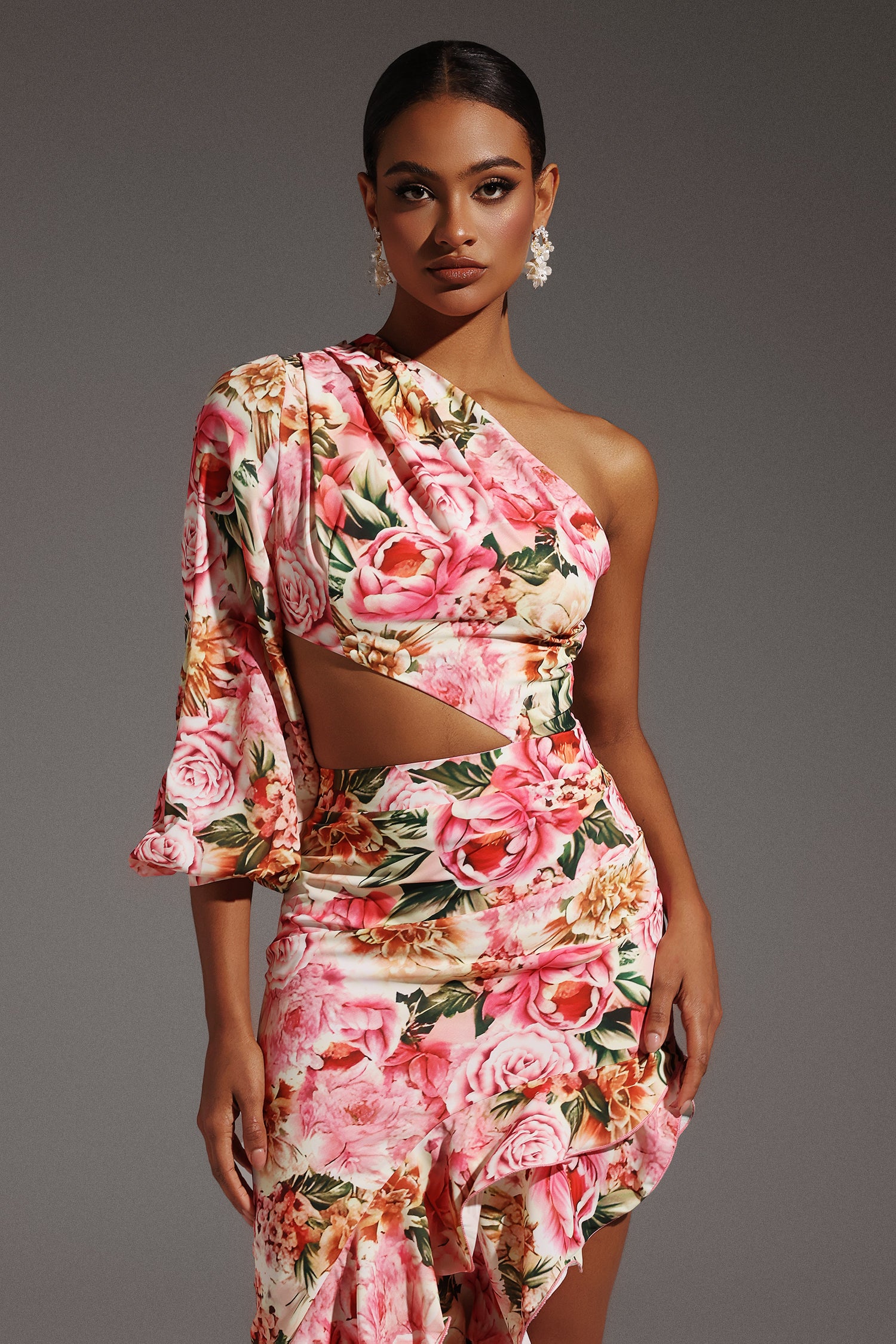Emmeline Maxikleid mit One-Shoulder-Träger und Aussparungen