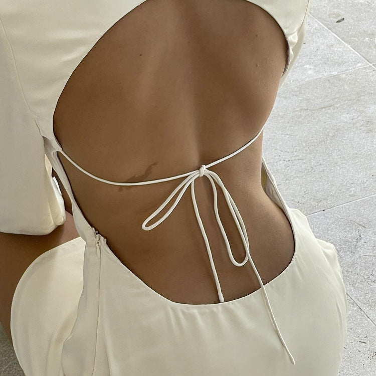 Robe luxueuse en satin crème Simplicity