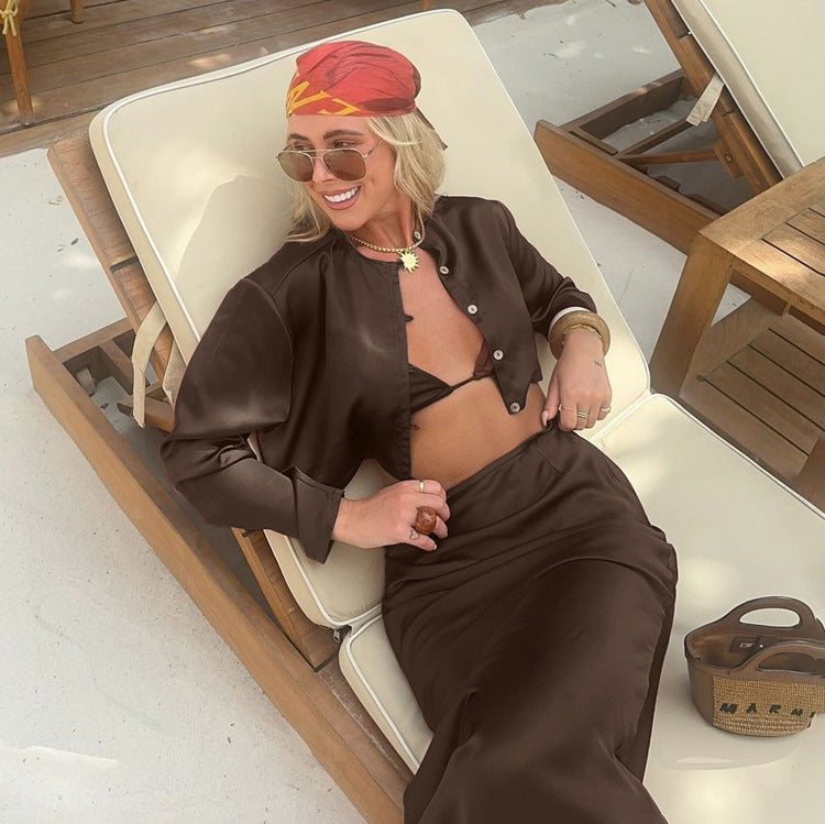 Ensemble de vacances luxueux en soie marron