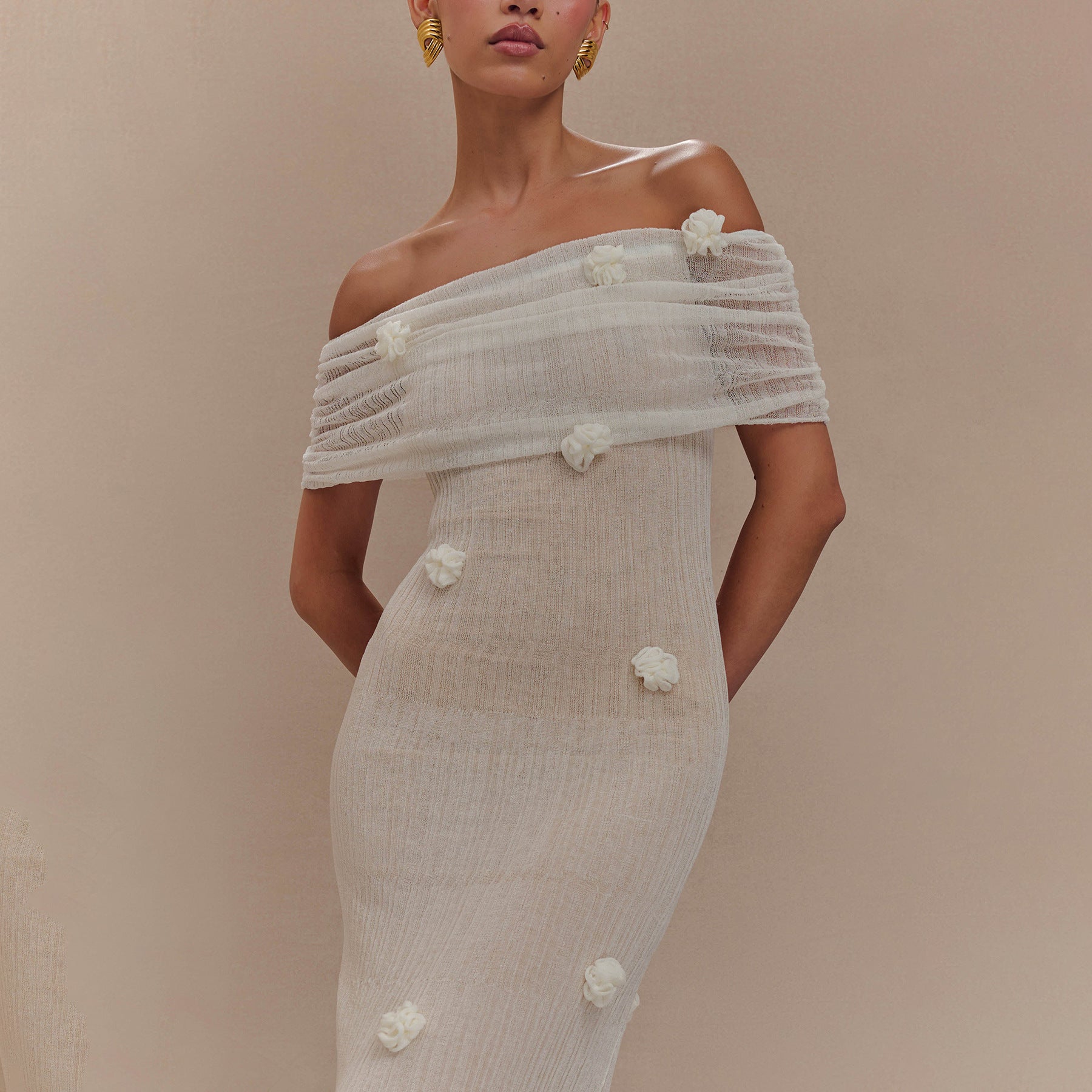 Weiches, schulterfreies Maxikleid mit Blumenmuster