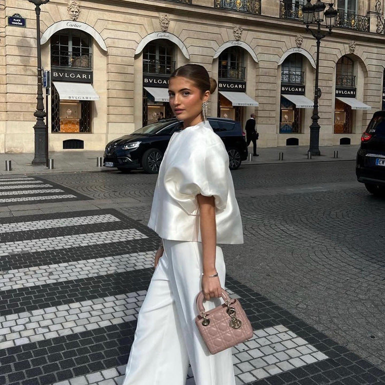 Chemisier luxueux à manches bouffantes en soie blanche Simplicity