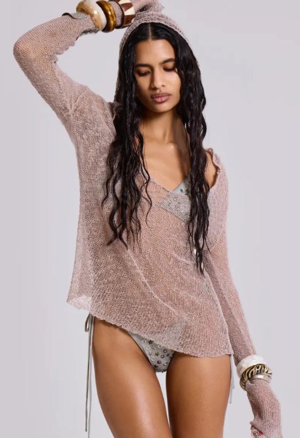 Relaxed Holiday Beach Stroll Gray Knit