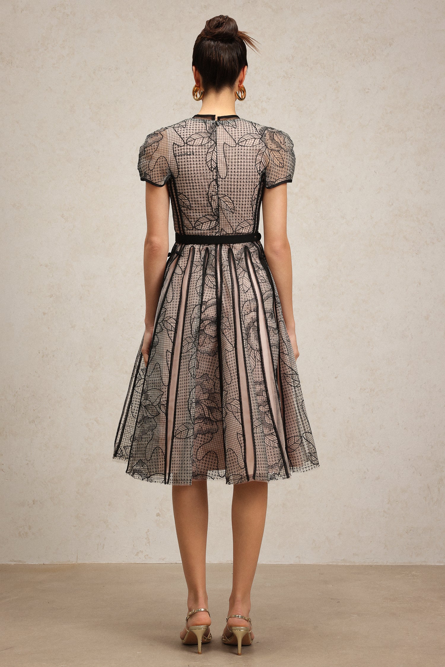 Lisiya Short Sleeves Jacquard Midi Dress