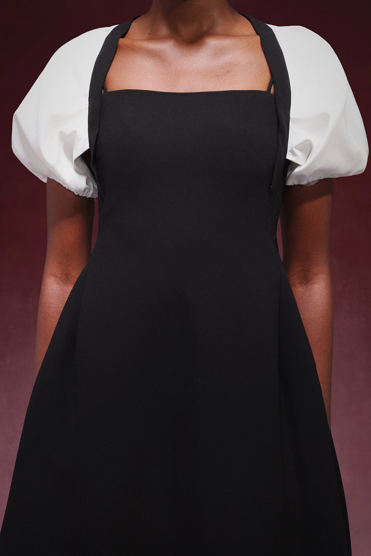 Yannei Short Sleeves Square-cut collar Midi Dress