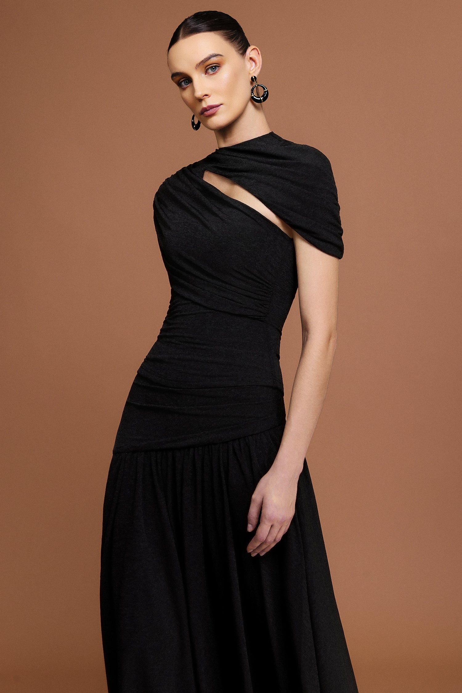 Gaki Short Sleeves Asymmetric Folds Top And Skirt Two-Piece Set