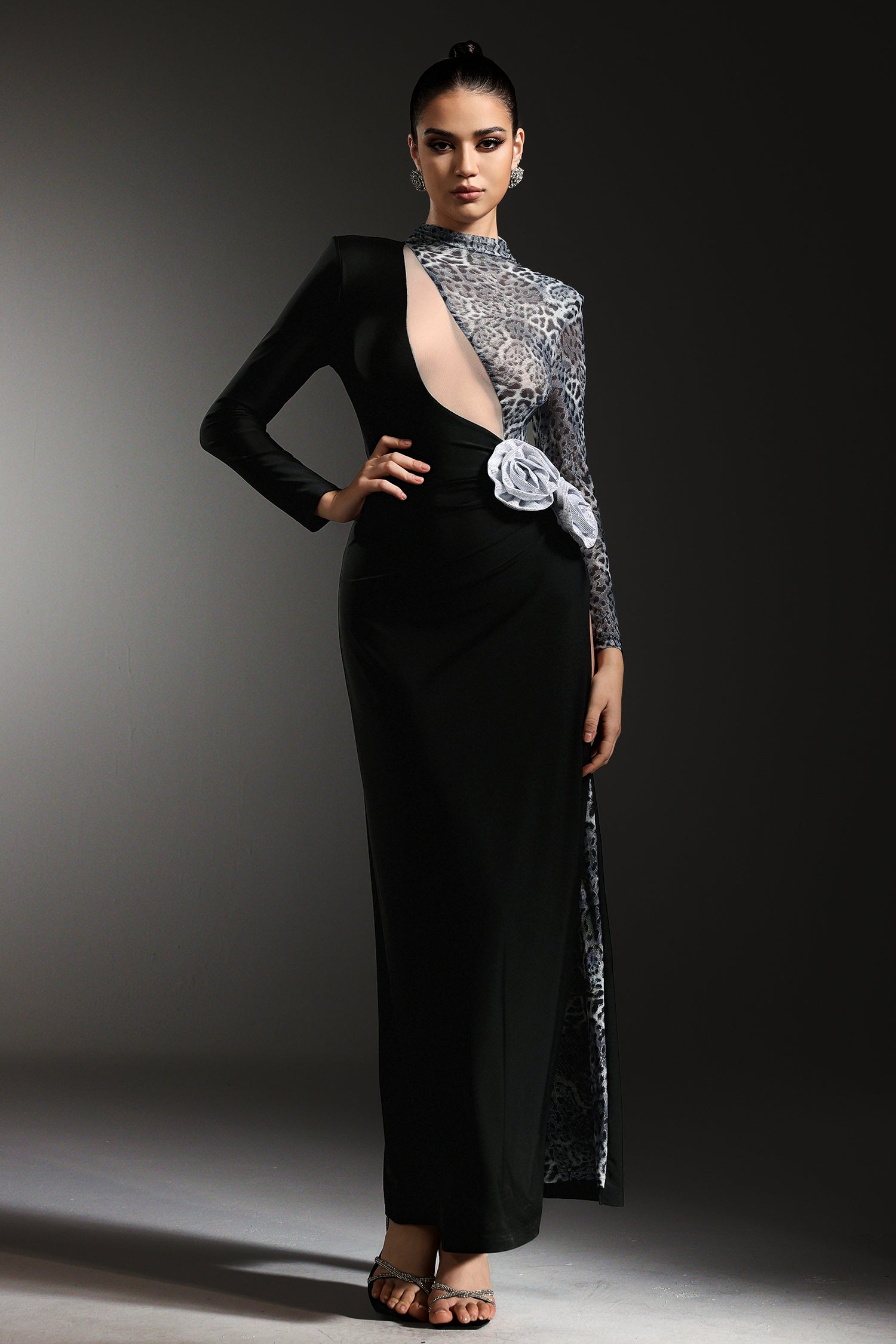 Wenie Long Sleeves Flower Slit Maxi Dress