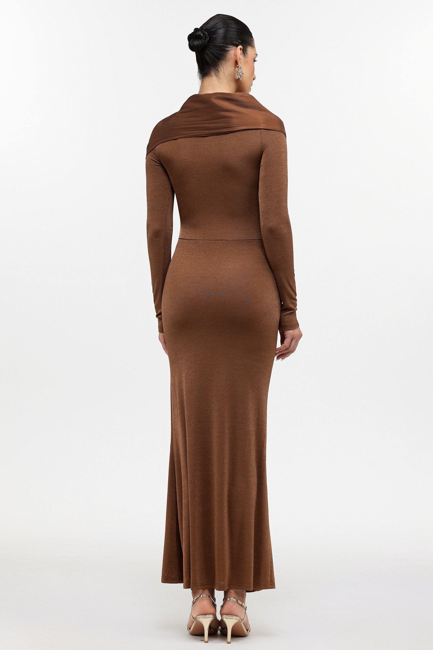 Niamh Elegant Contour Long Sleeve Sheen Scarf Knit Maxi Dress