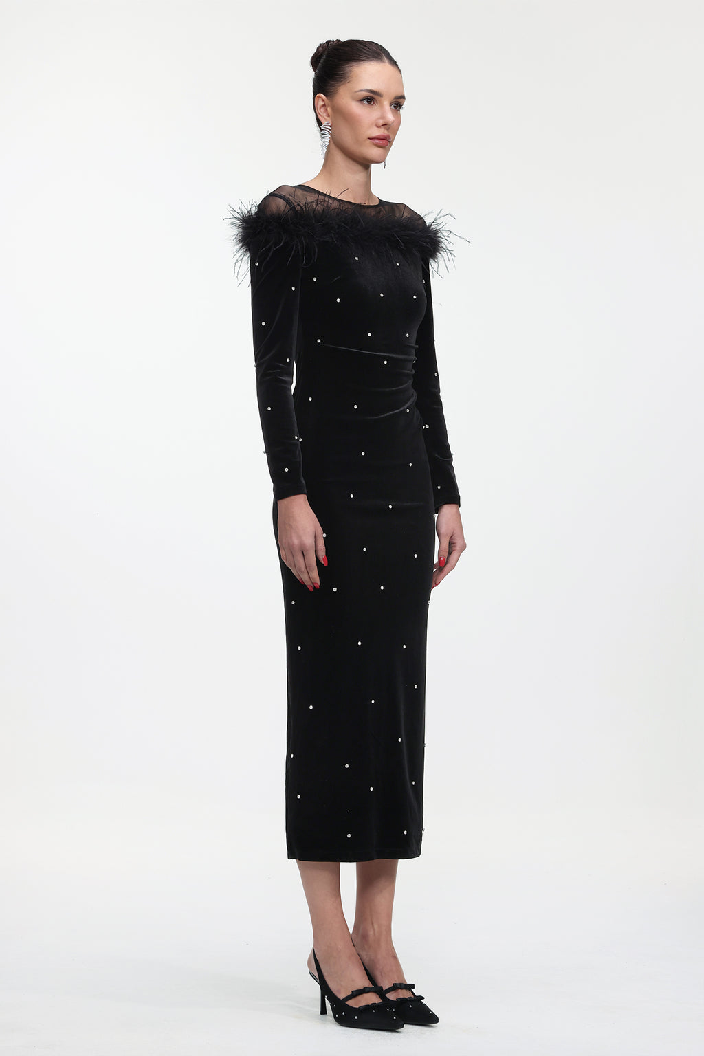 Yamaly Glamorous Contour Long Sleeve Crystal Feather Velvet Maxi Dress