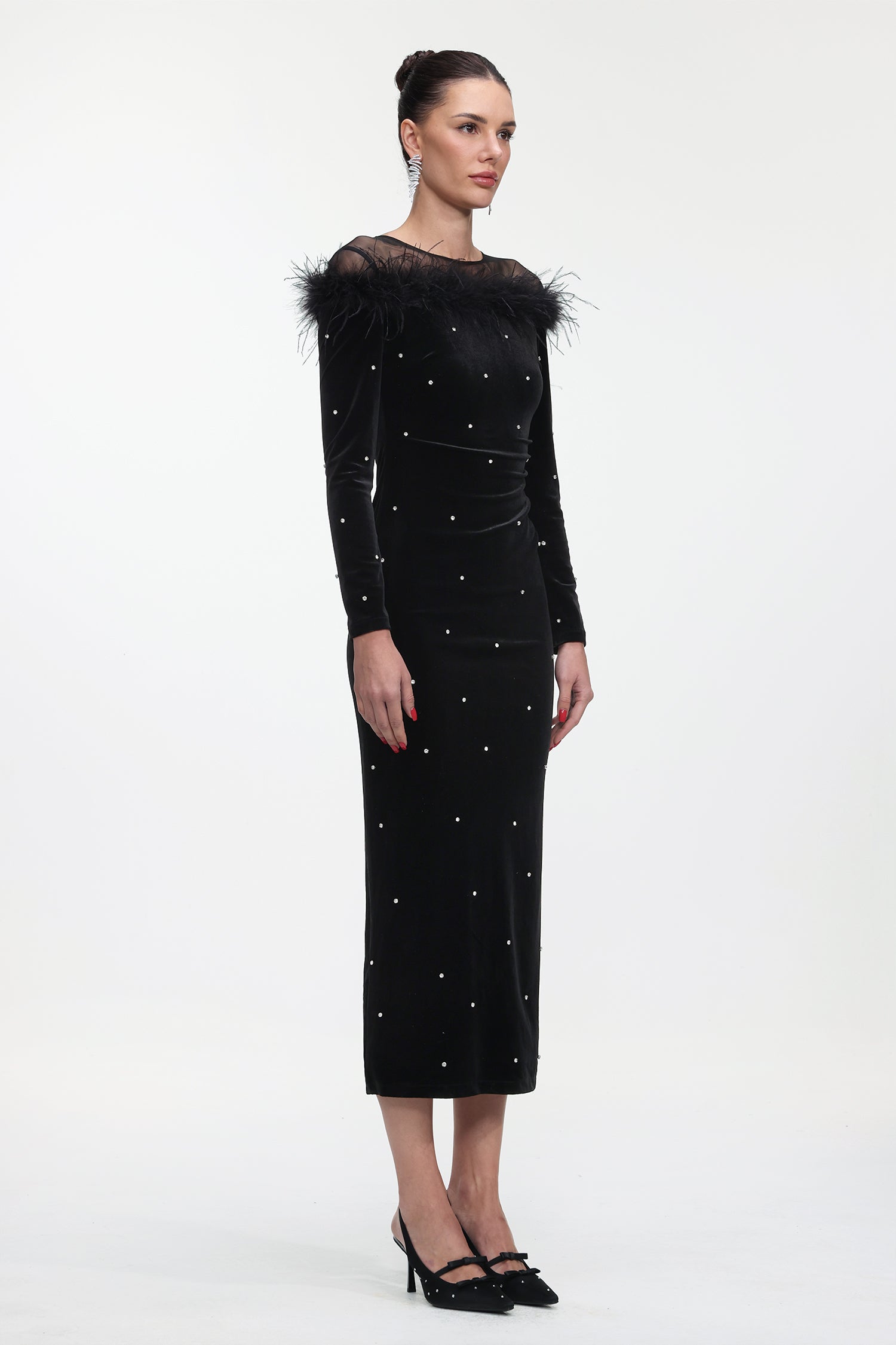 Yamaly Glamorous Contour Long Sleeve Crystal Feather Velvet Maxi Dress