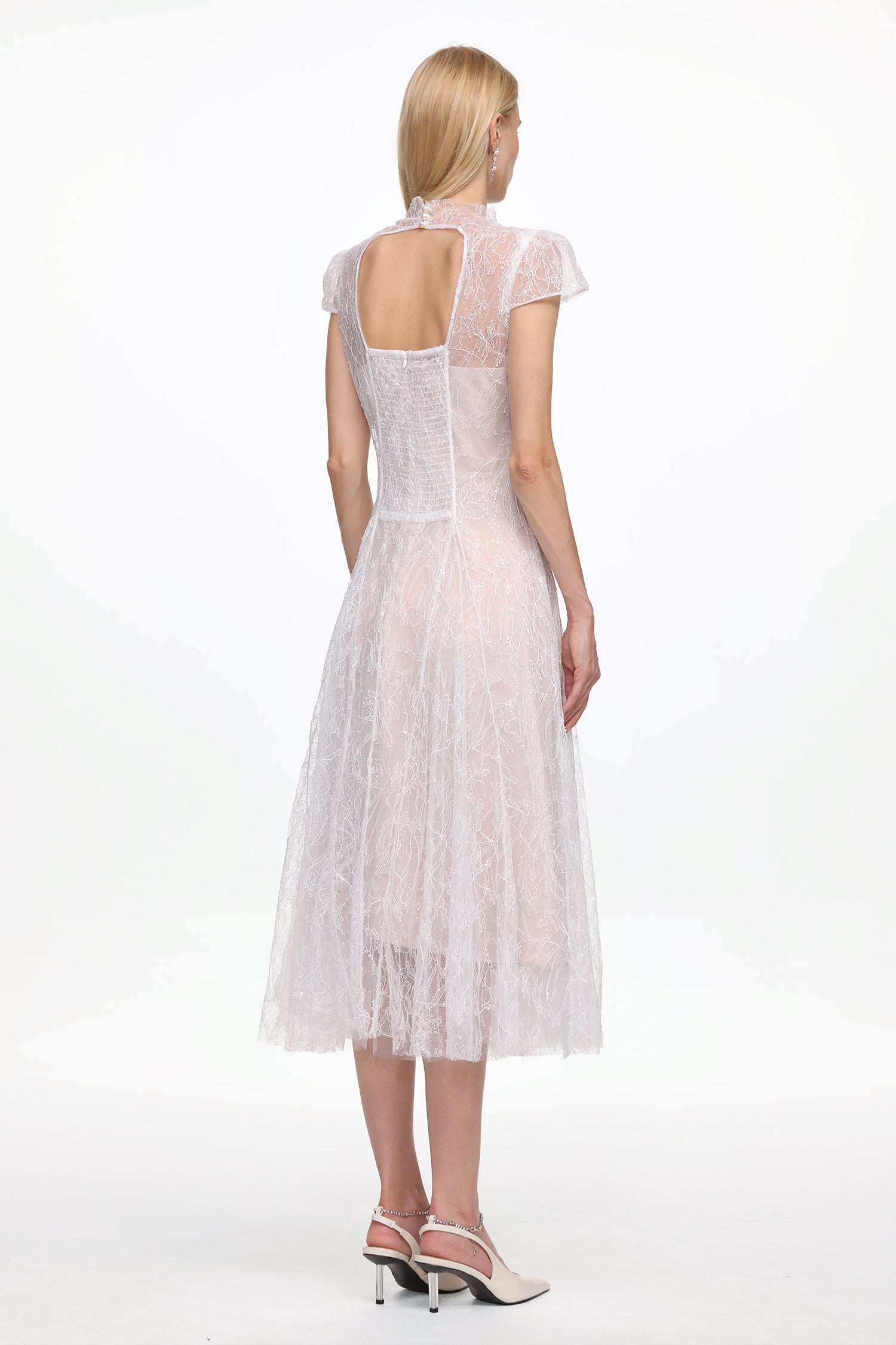 Riala Elegant Flowy Short Sleeve Lace Maxi Dress