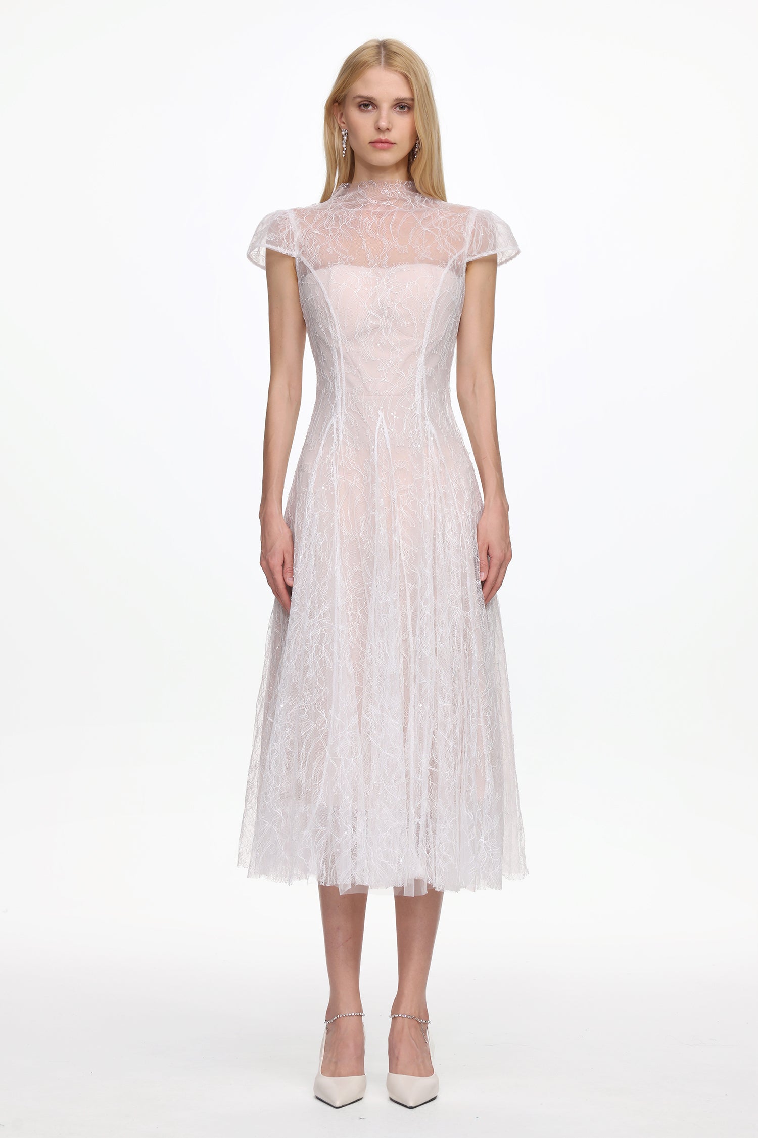 Riala Elegant Flowy Short Sleeve Lace Maxi Dress
