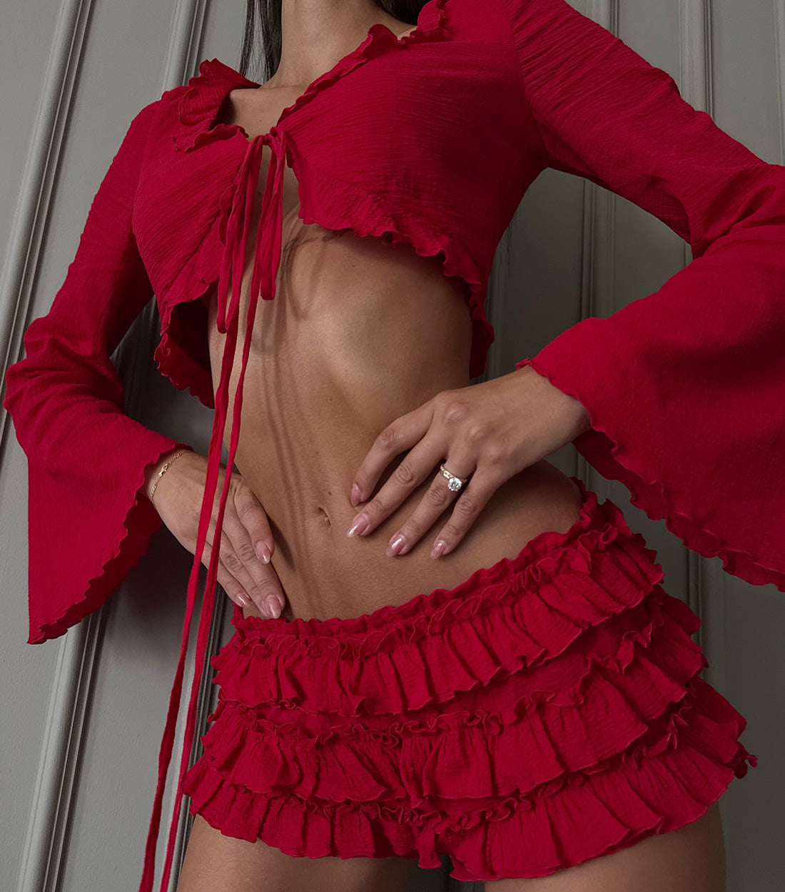 Sunny set red