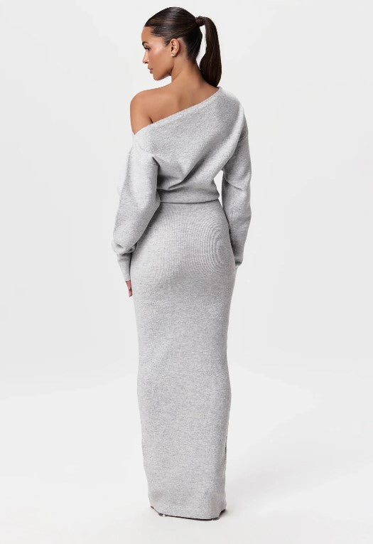 Banquet Mysterious Charm Off-Shoulder Maxi Dress