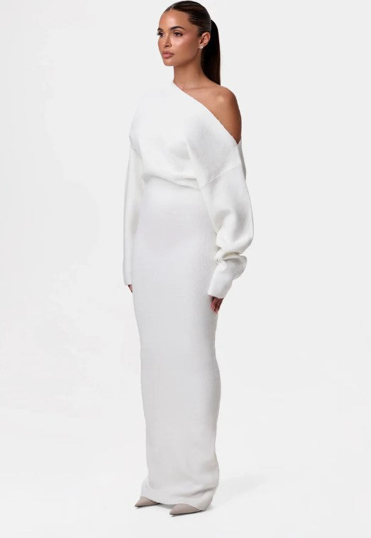 Banquet Mysterious Charm Off-Shoulder Maxi Dress
